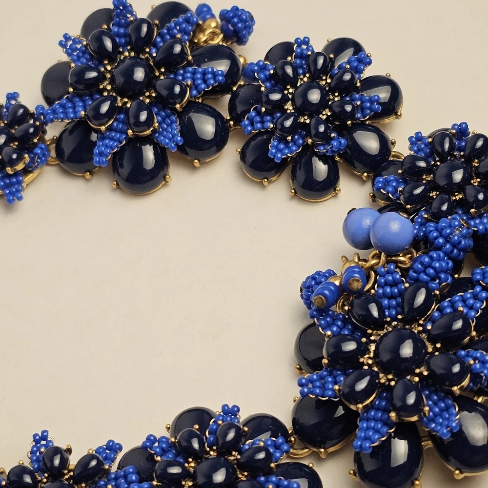 [J. CREW] Gardenia Blue Beaded Chunky Statment Floral Asymmetrical Necklace
